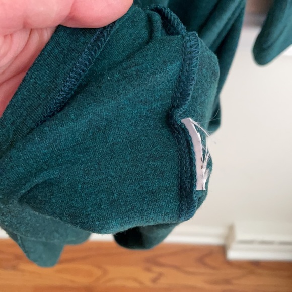 Old Navy Women’s Green Long Sleeved Maternity Dress - Picture 4 of 4